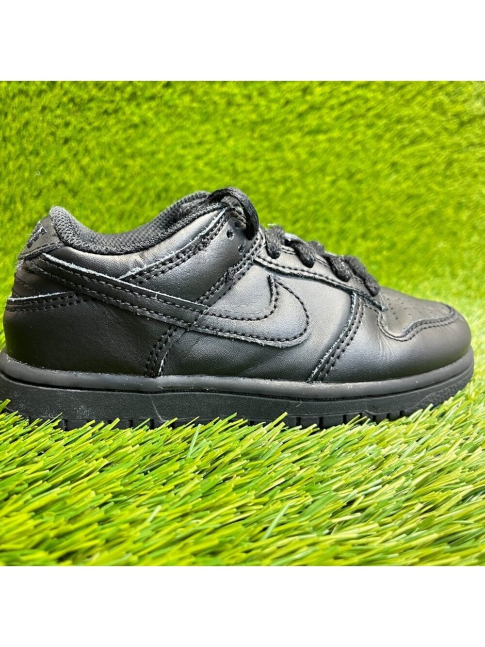 Nike Dunk Low Boys Size 12C Triple Black‎ Athletic Lifestyle Shoes Sneakers